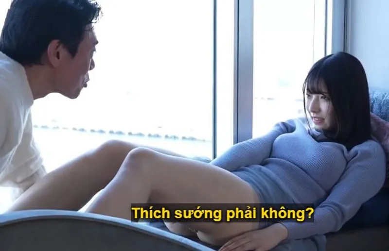 Cuộc chạm trán giữa ông bác và cô minh tinh tuổi teen mới nổi tại nhà nghỉ sang trọng.